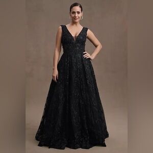 MAC DUGGAL
Floral Embroidered Illusion V Neck Gown Anthropologie